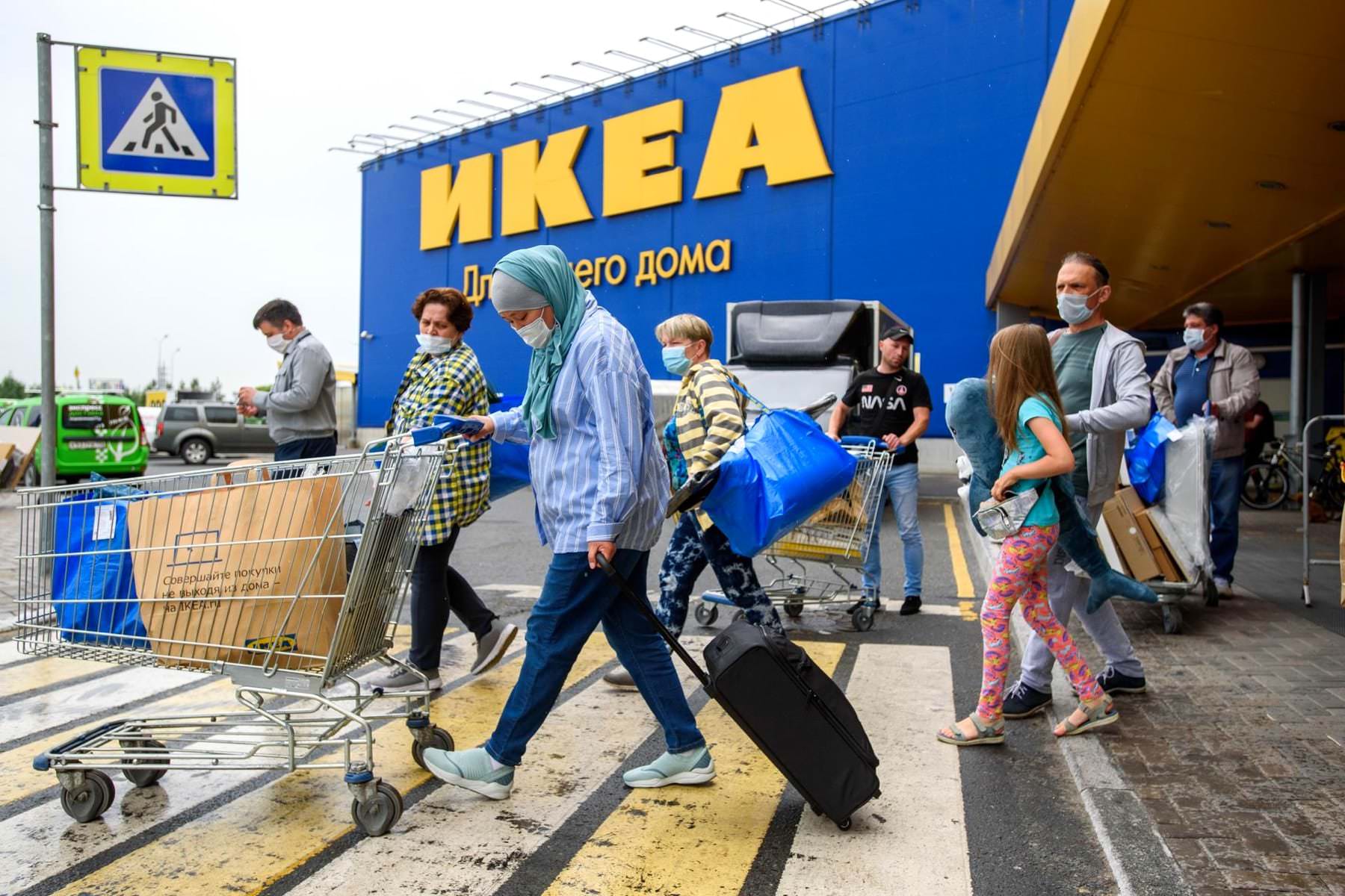 Продают даже кухни. IKEA возобновила продажу товаров в России
