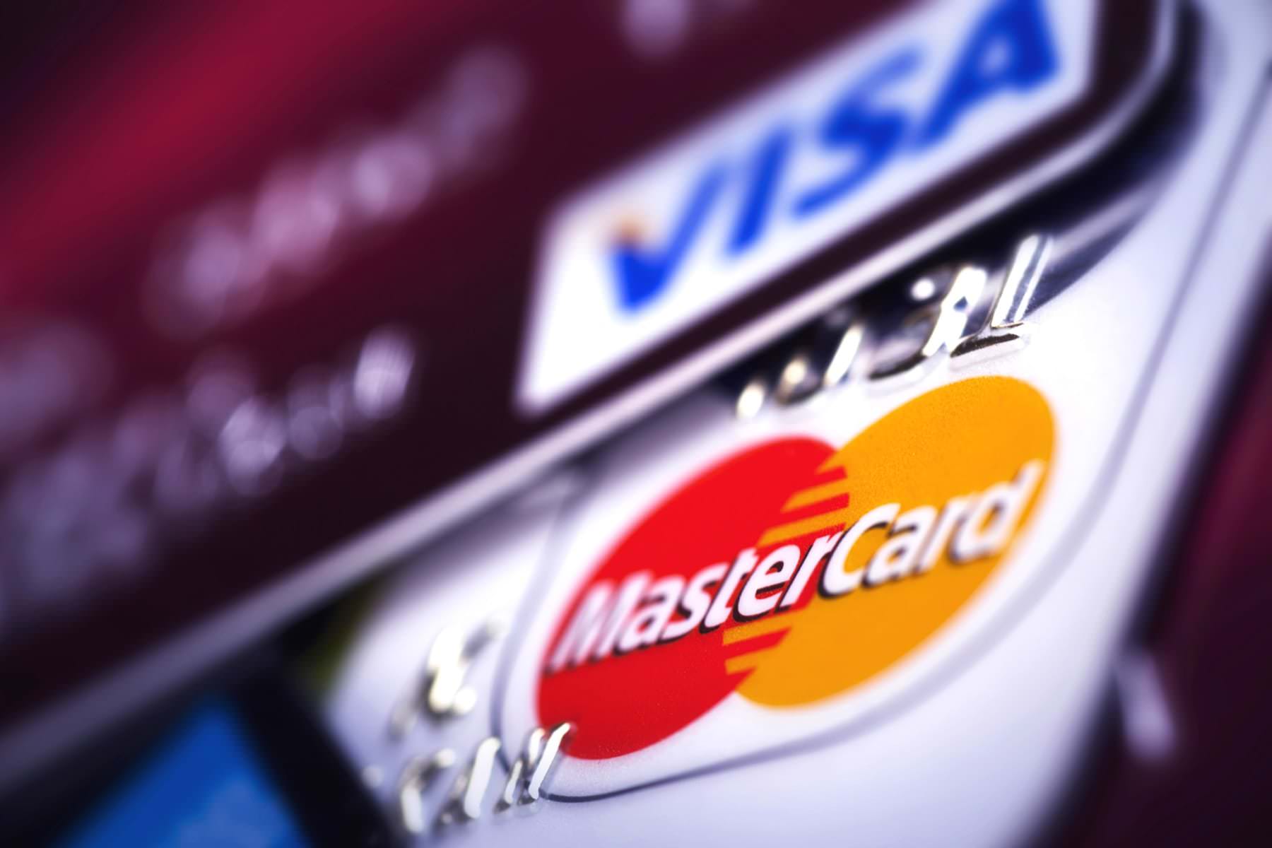 Перестанут работать. Владельцев всех банковских карт Visa и MasterCard ждет большая проблема