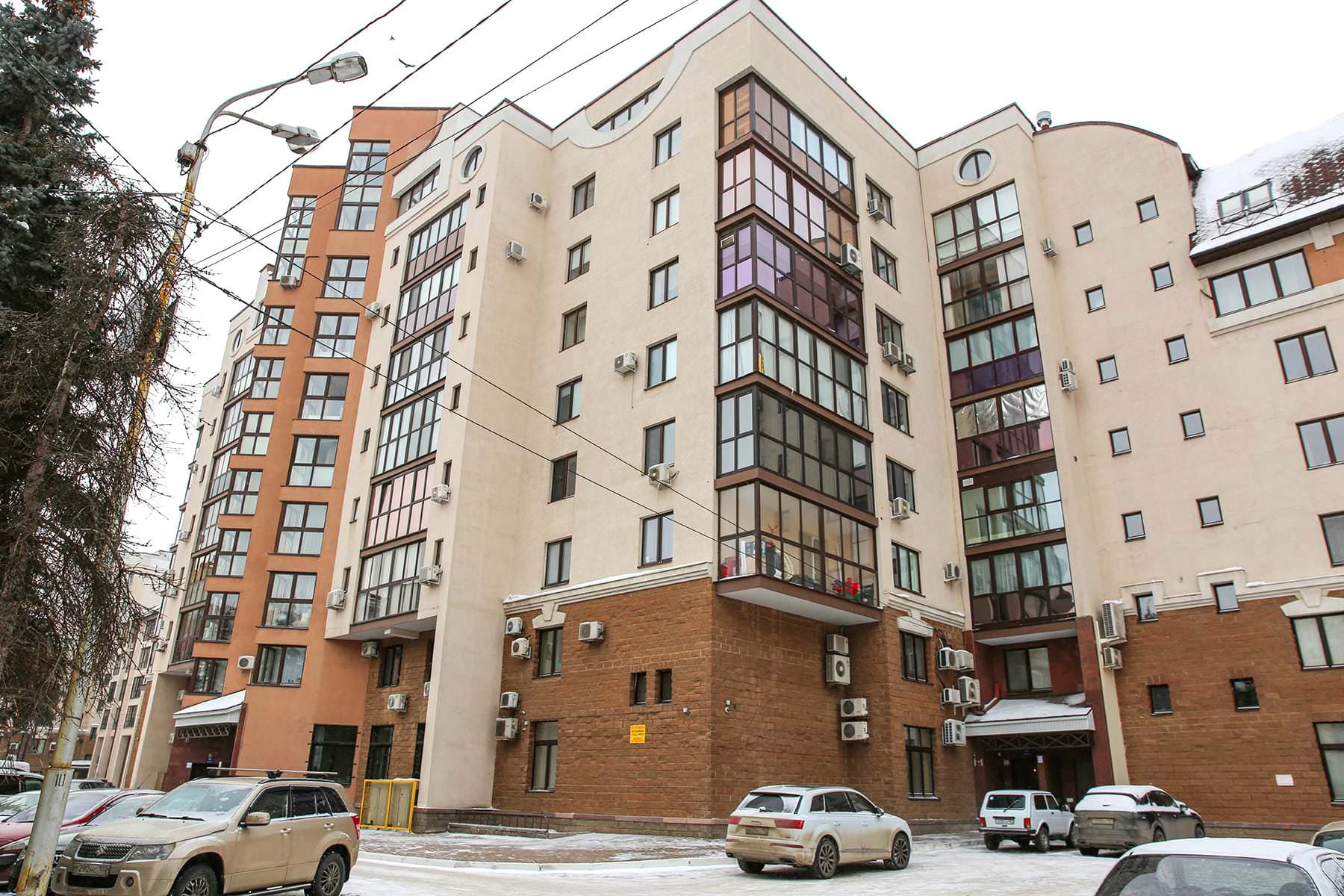 Российские банки начали массово лишать россиян квартир в многоэтажных домах