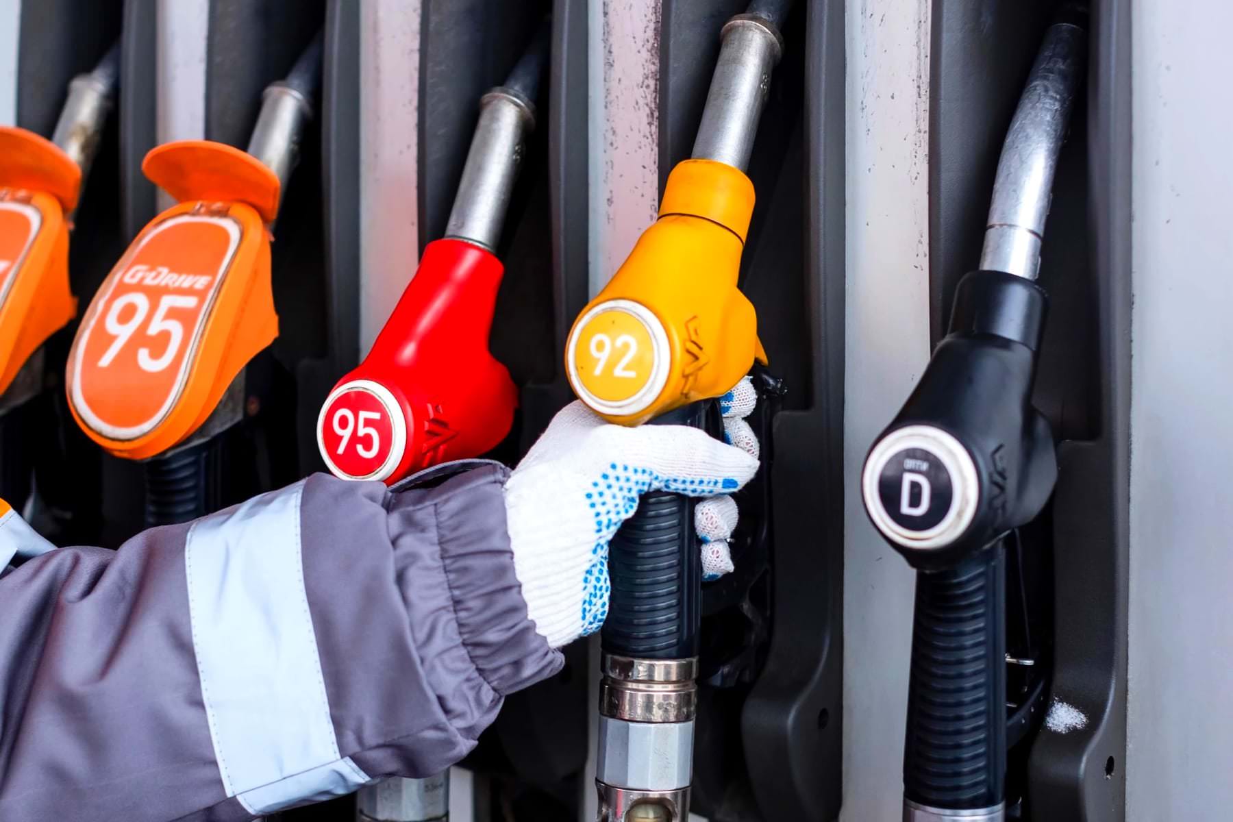 60 рублей за литр. Бензин и дизель на АЗС с 24 февраля неприятно подорожают