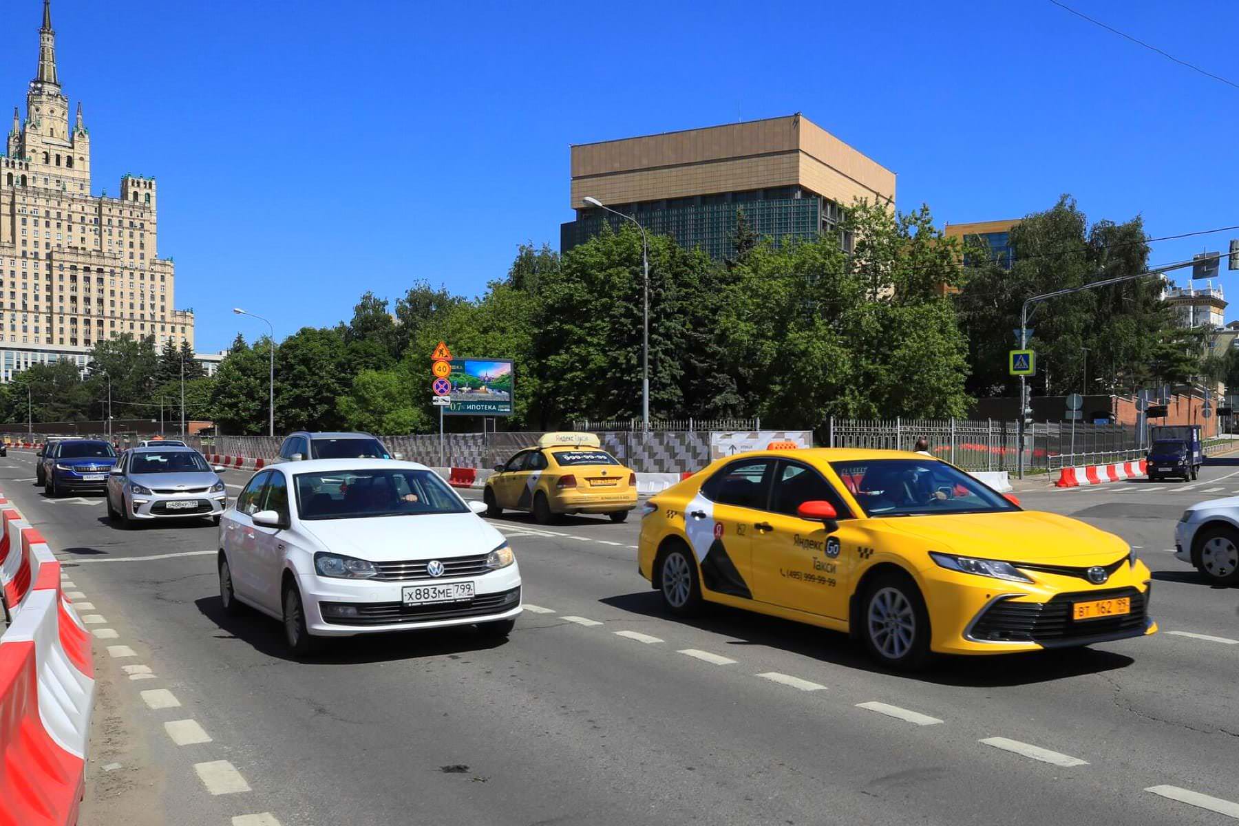 Водителям такси придется работать по-новому, а цены на поездки для пассажиров взлетят