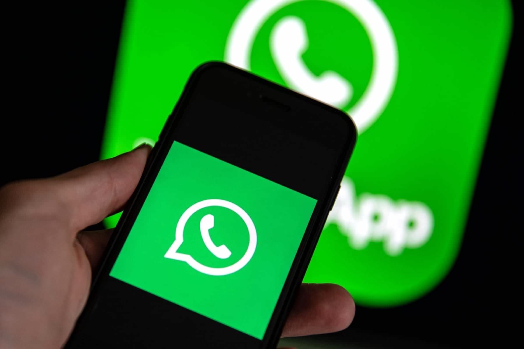WhatsApp запретили в России, обязав пользователей удалить всю переписку