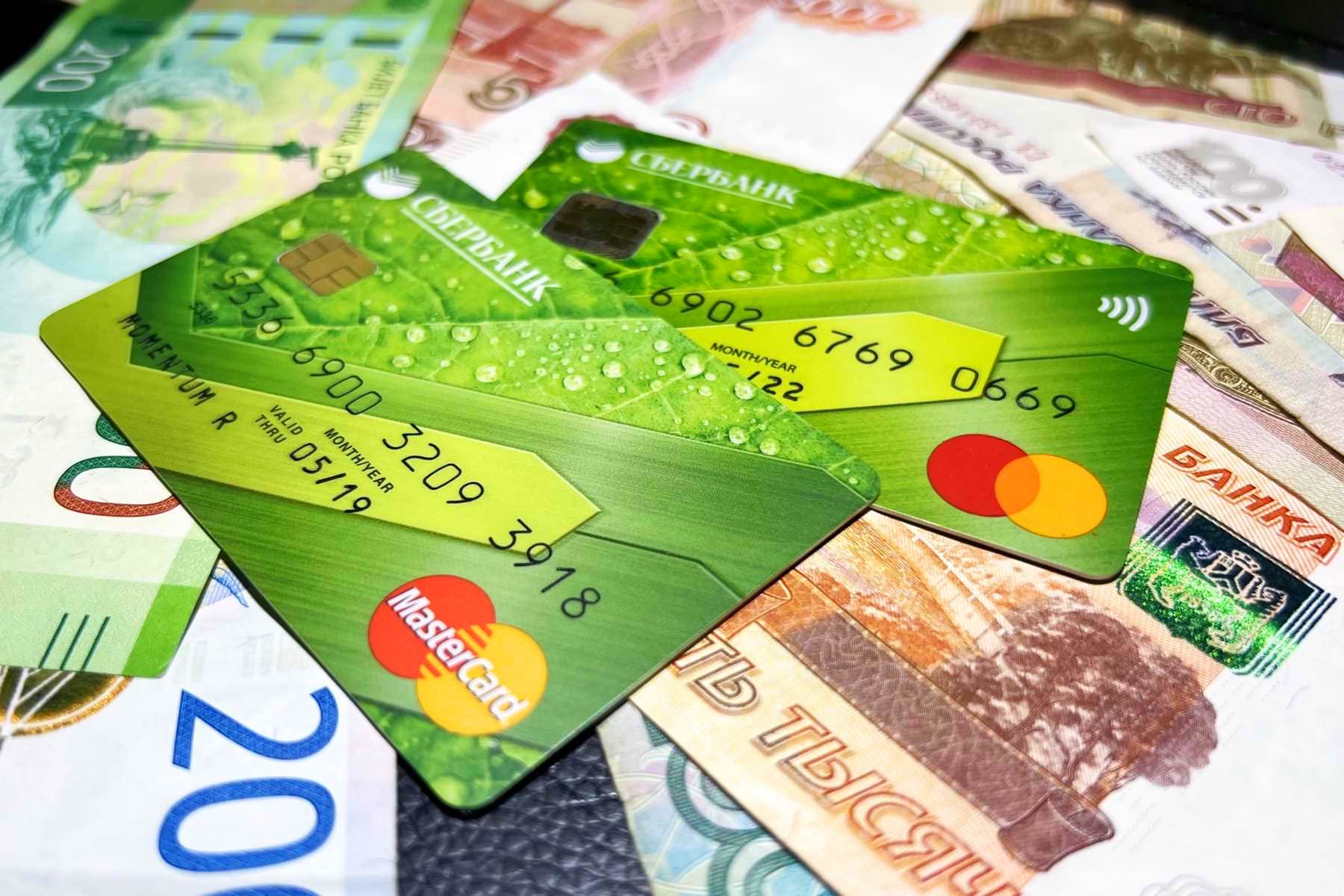 «Сбербанк» ввел неприятное новшество для всех, у кого есть банковская карта