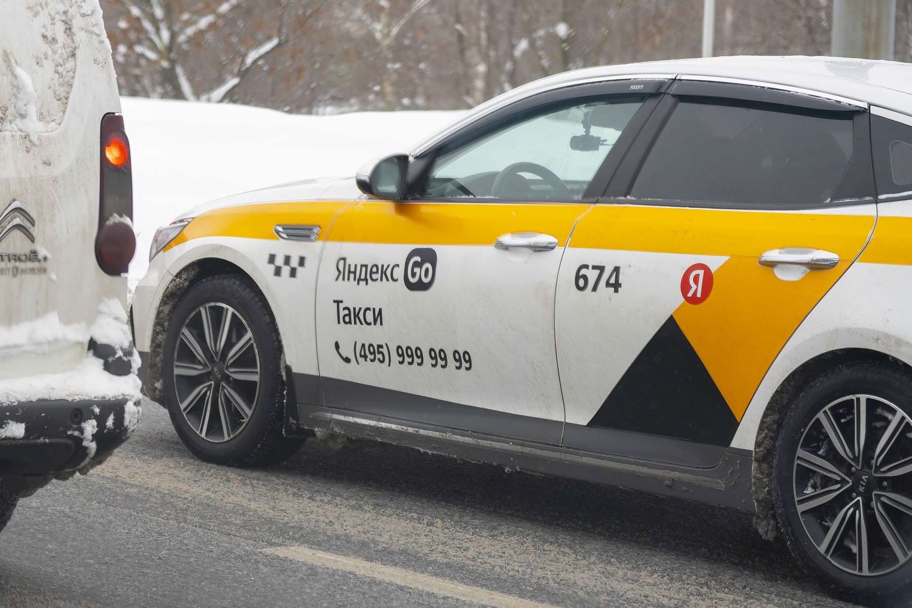 Таксисты перестали выполнять невыгодные заказы в «Яндекс Такси»