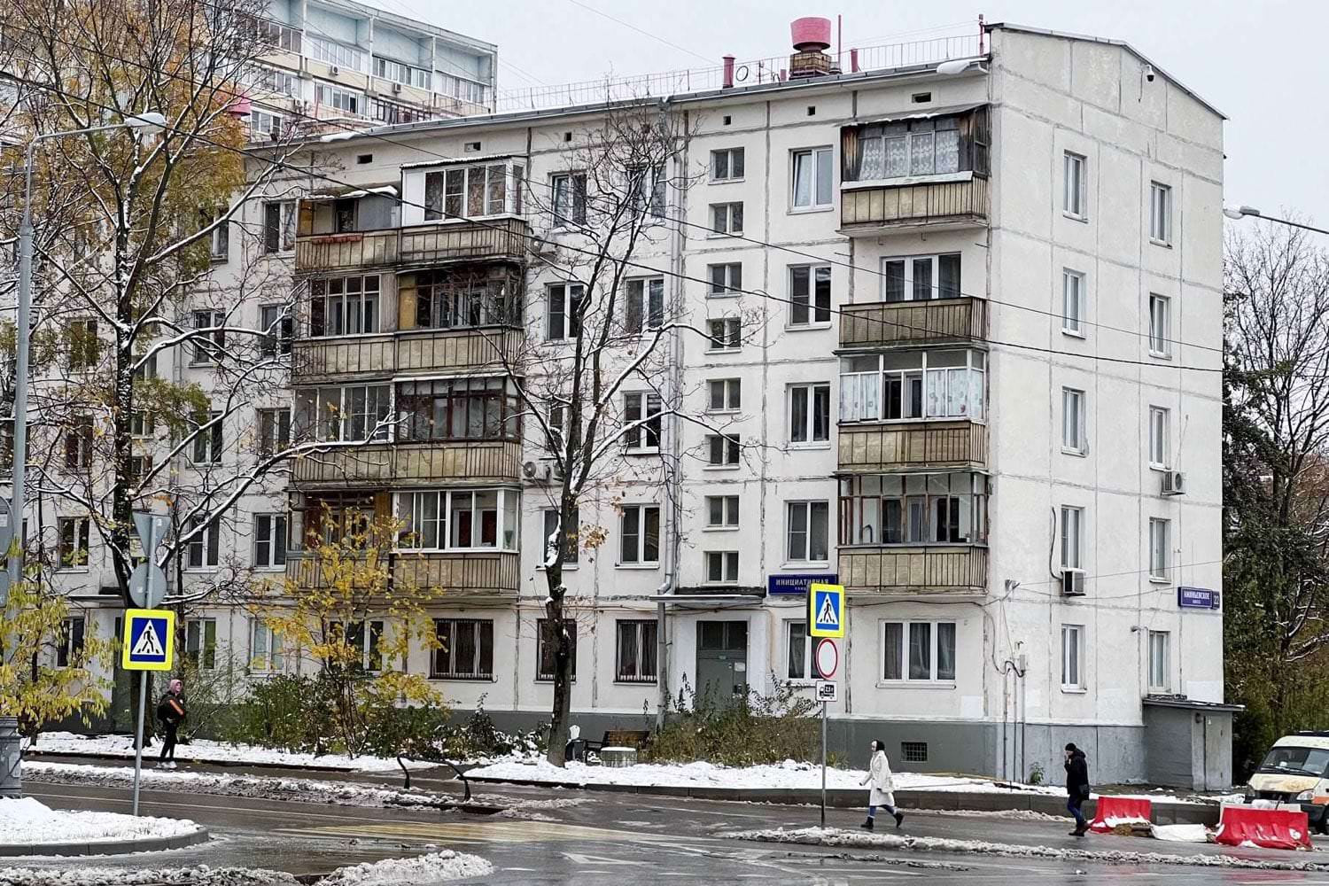 Собственников квартир массово лишают единственного жилья, выселяя на улицу