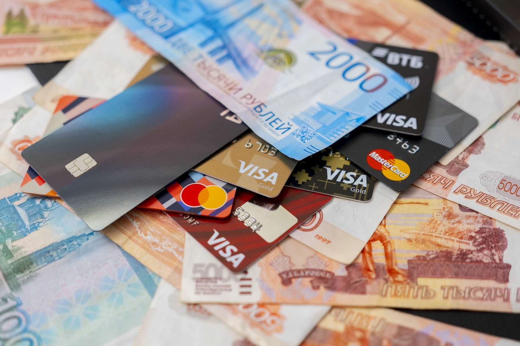 В России вводятся новые правила оплаты товаров без банковской карты